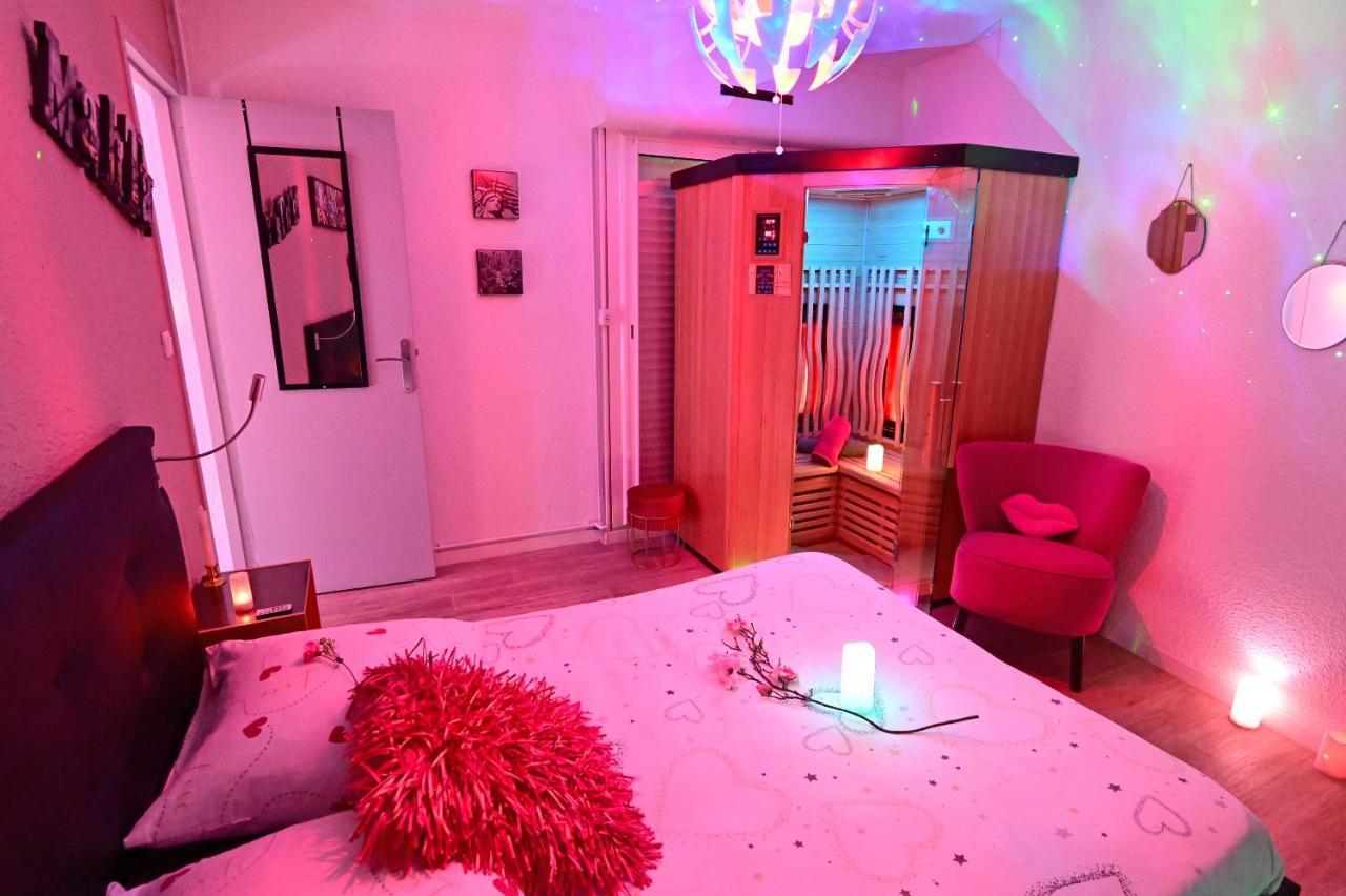 Luxe Sauna Privatif Et Grand Bain Jacuzzi A Deux A Biscarosse Plage Pour Nuit Romantique Avec Decoration Led Et Bougies 비스카로세 외부 사진